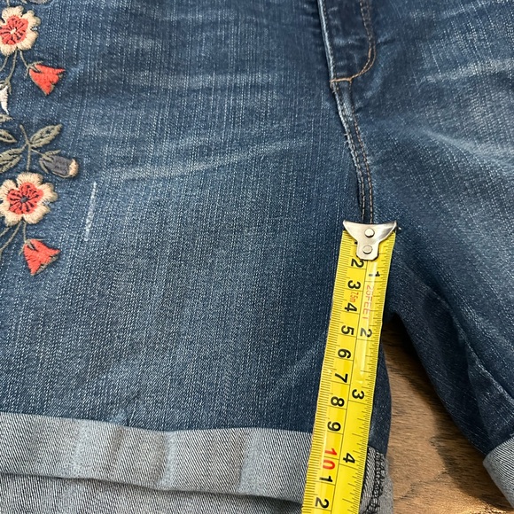 Vintage America floral Embroidered  Blue 10 Women bestie denim Shorts - Picture 8 of 9